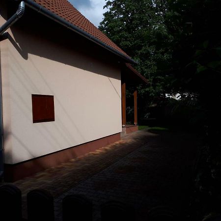 Evelyn Apartman Hajdúszoboszló Exterior foto