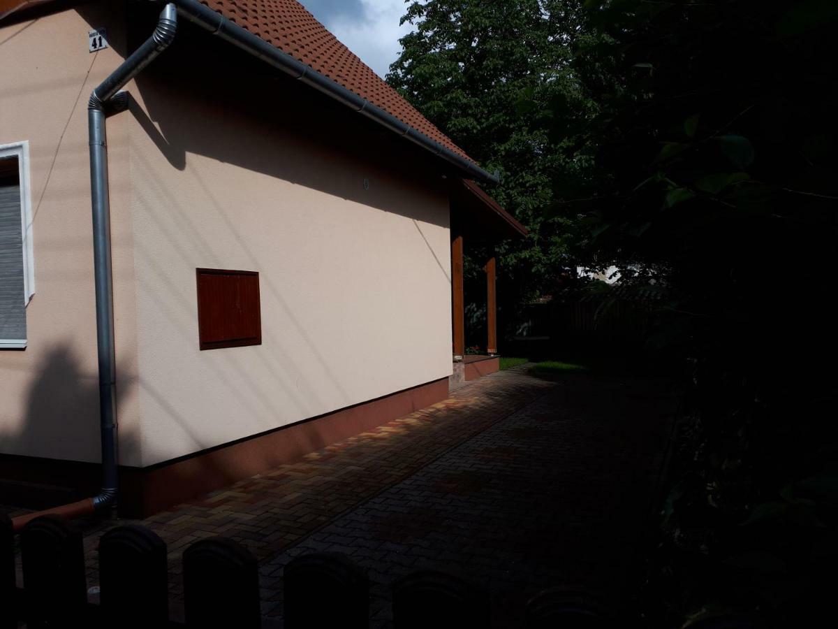 Evelyn Apartman Hajdúszoboszló Exterior foto